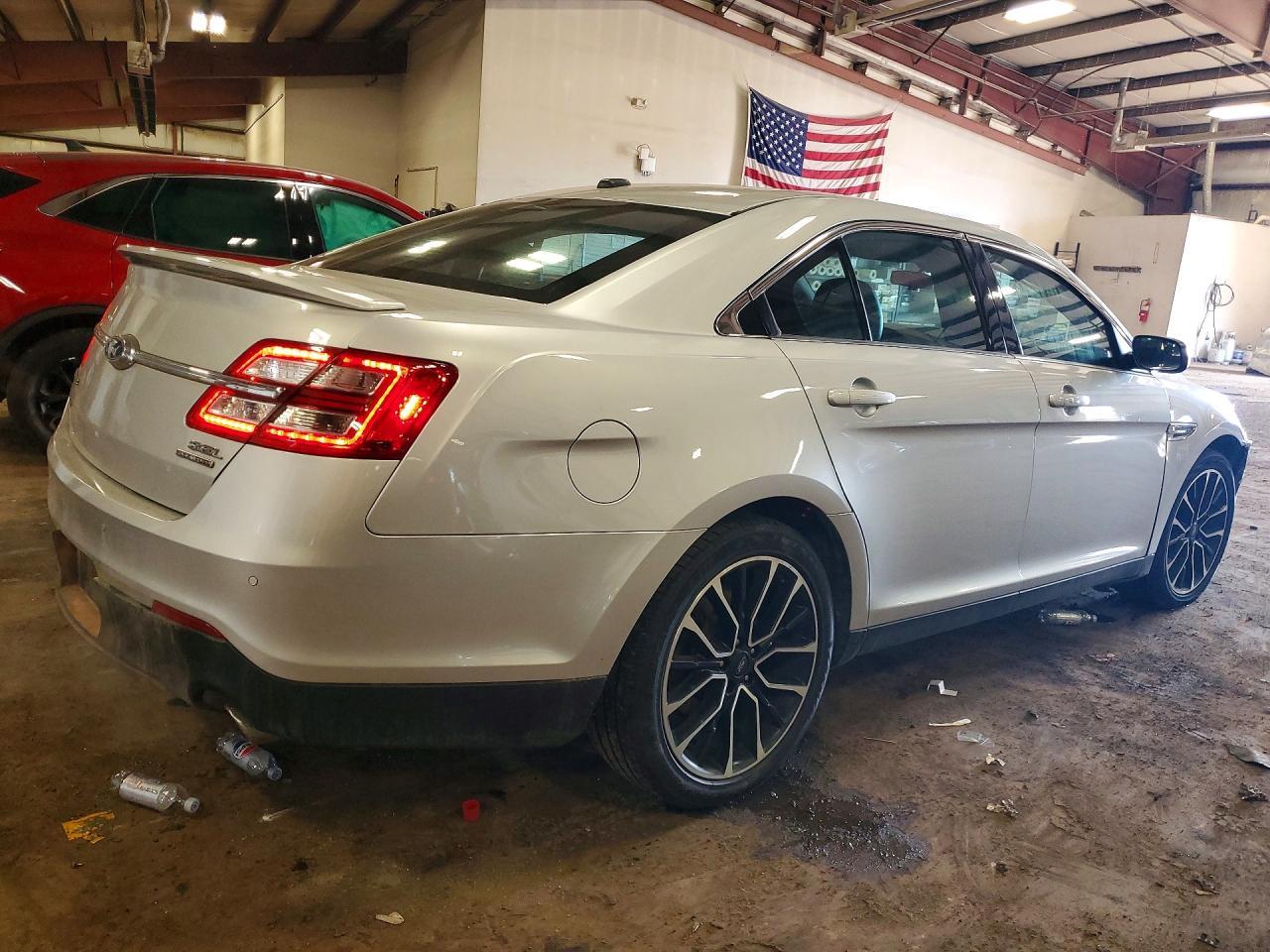 2019 Ford Taurus Sel - Image 3