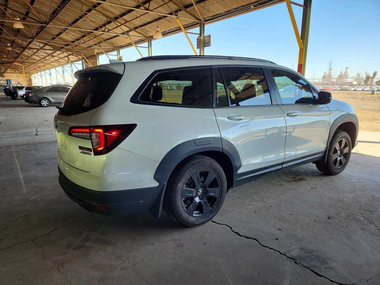 2022 Honda Pilot Trailsport - Image 3