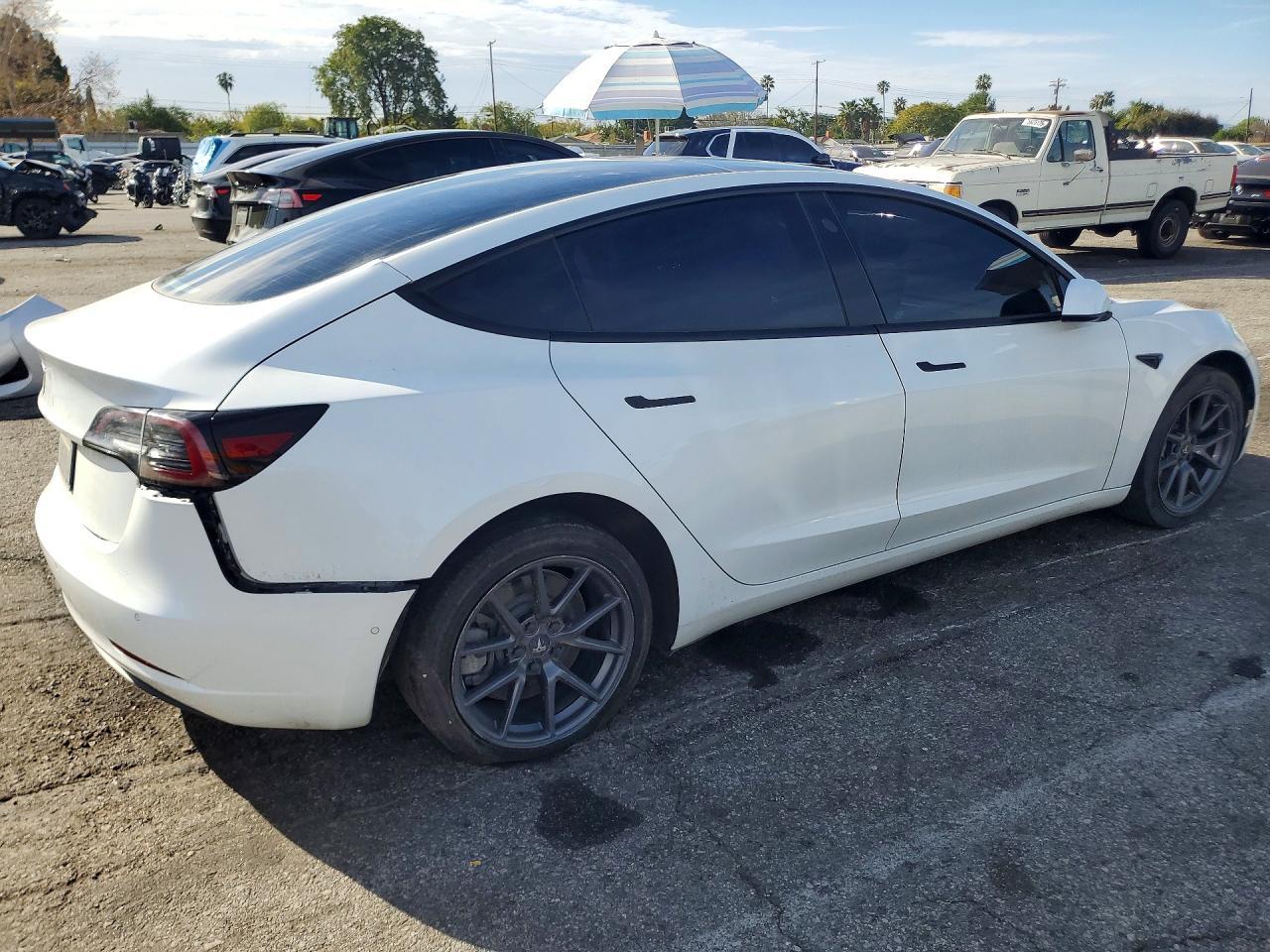 2021 Tesla Model 3 - Фото 3