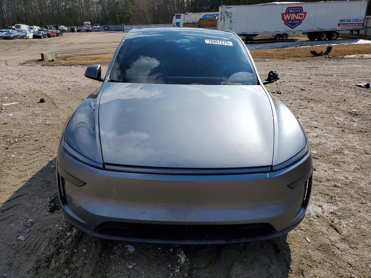 2026 Tesla Model Y - Фото 5