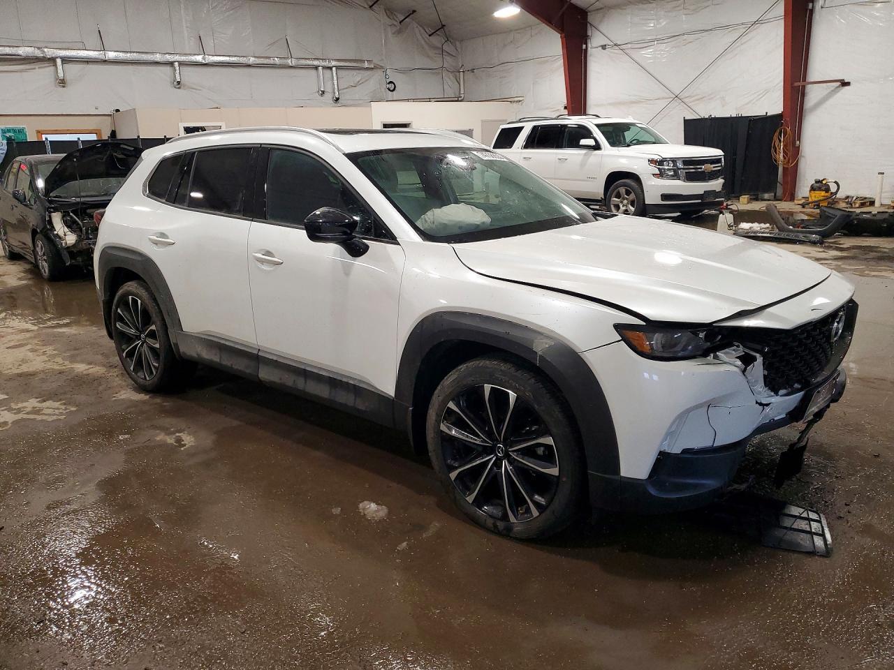 2025 Mazda Cx-50 Premium - Image 4