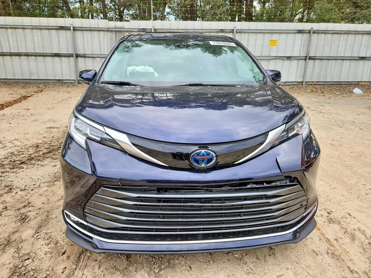 2024 Toyota Sienna Limited 7-Passenger - Image 5