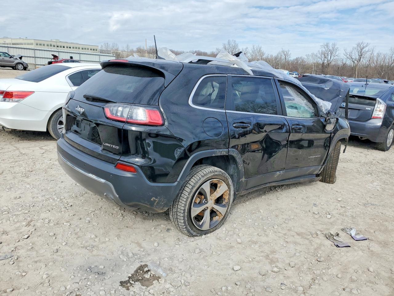 2019 Jeep Cherokee Limited - Image 3