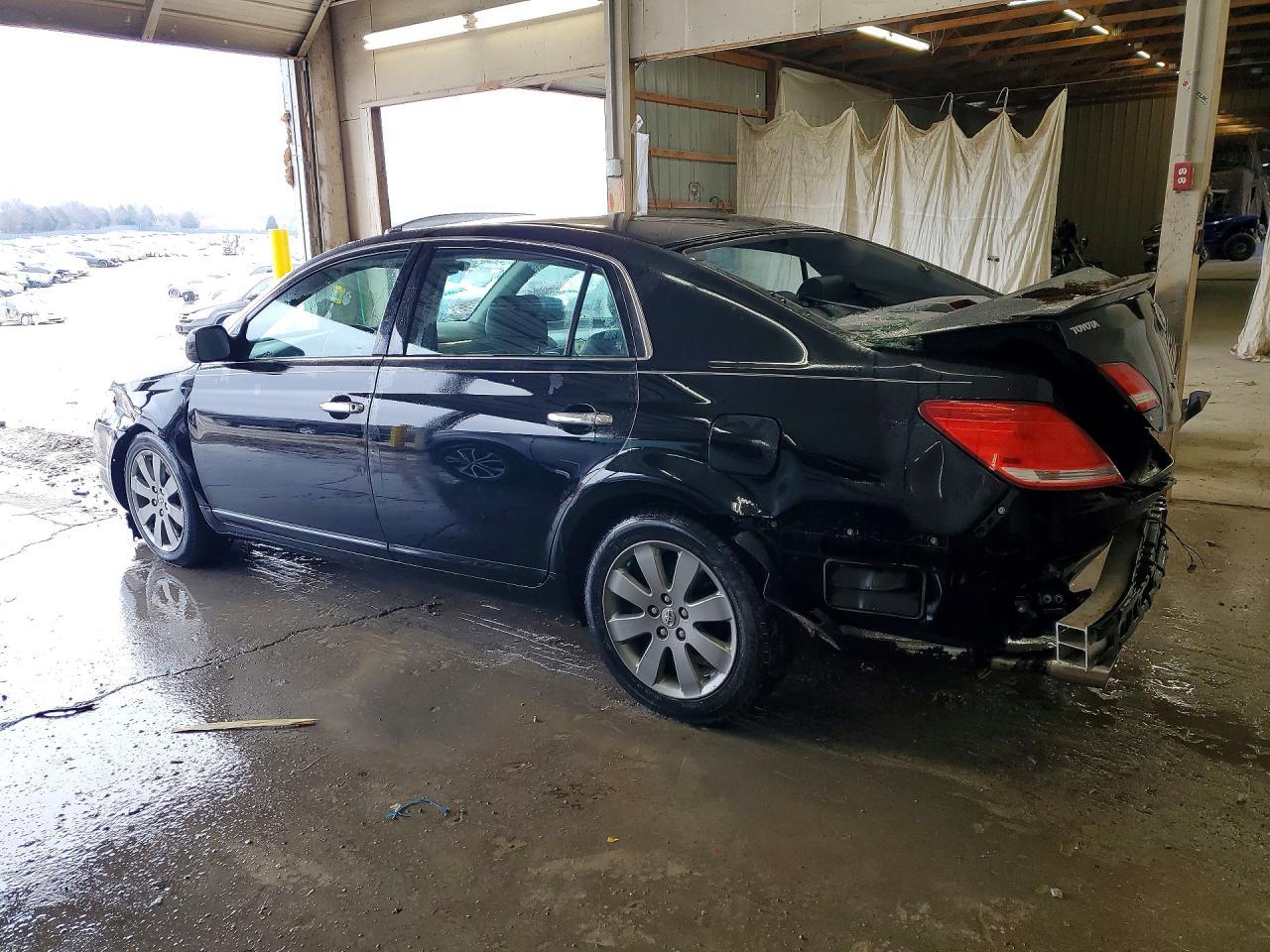 2007 Toyota Avalon Touring - Image 2
