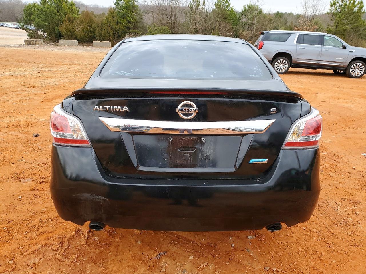 2014 Niss Altima 2.5 S - Image 6