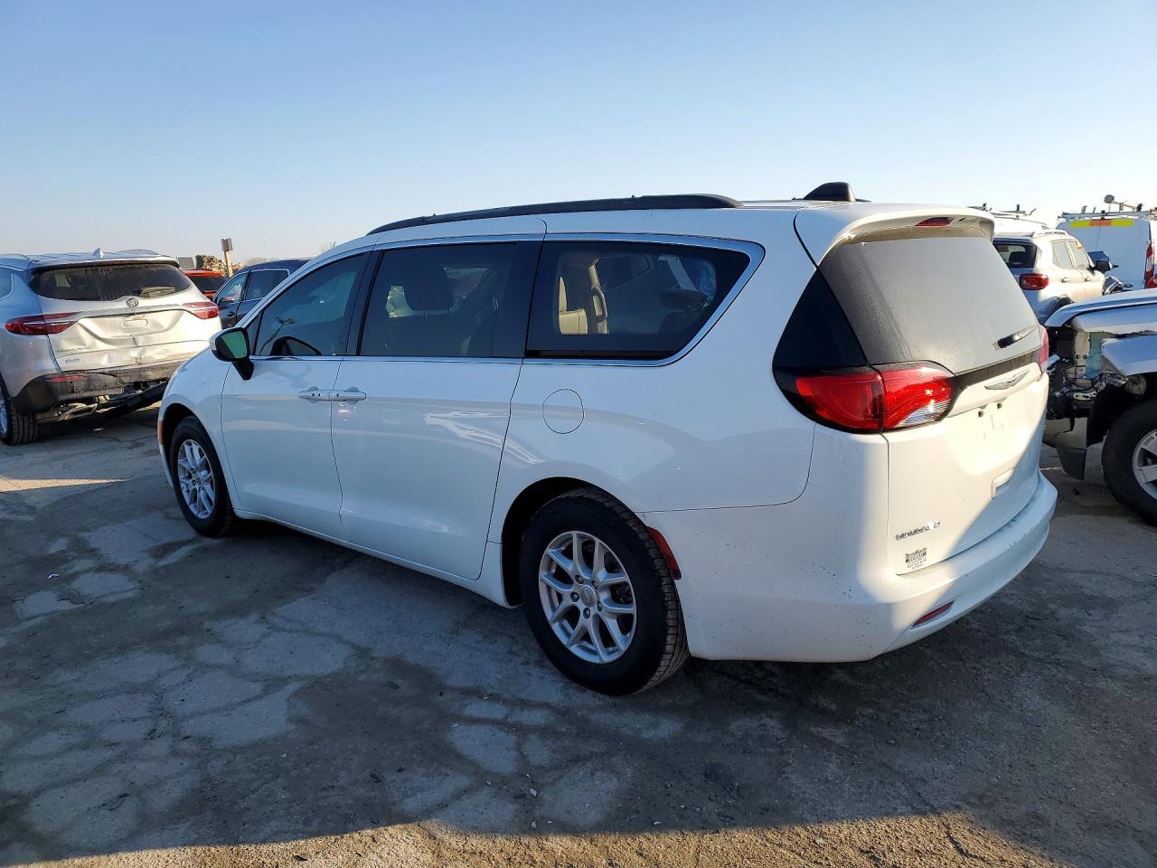 2021 Chrysler Voyager Lxi - Фото 2