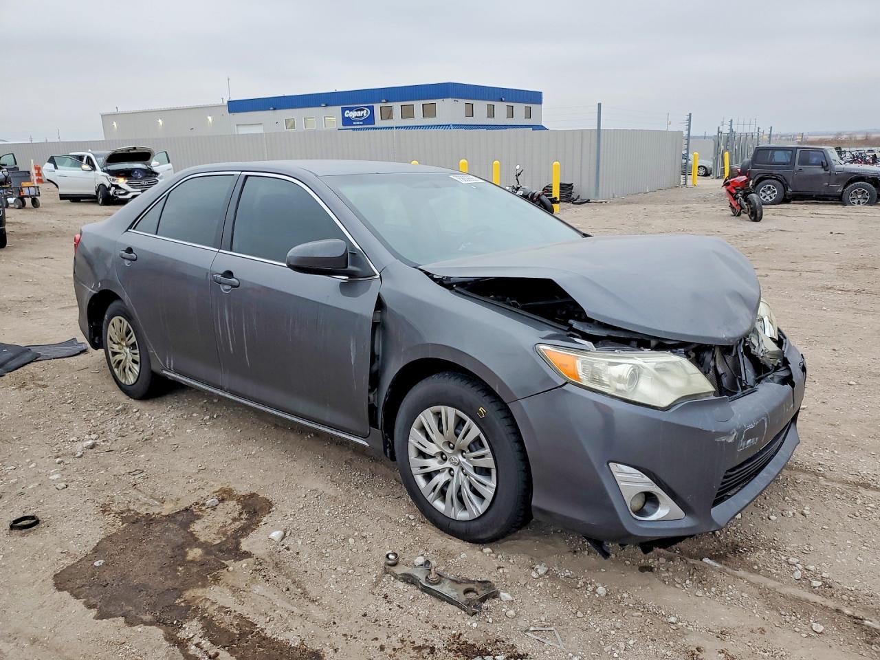2014 Toyota Camry L - Фото 4