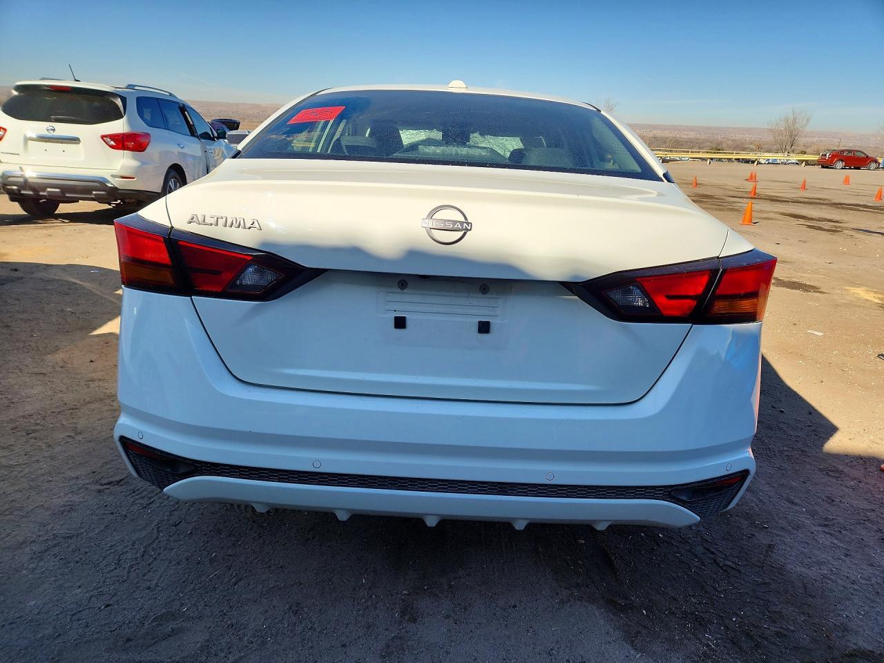 2025 Nissan Altima - Фото 6