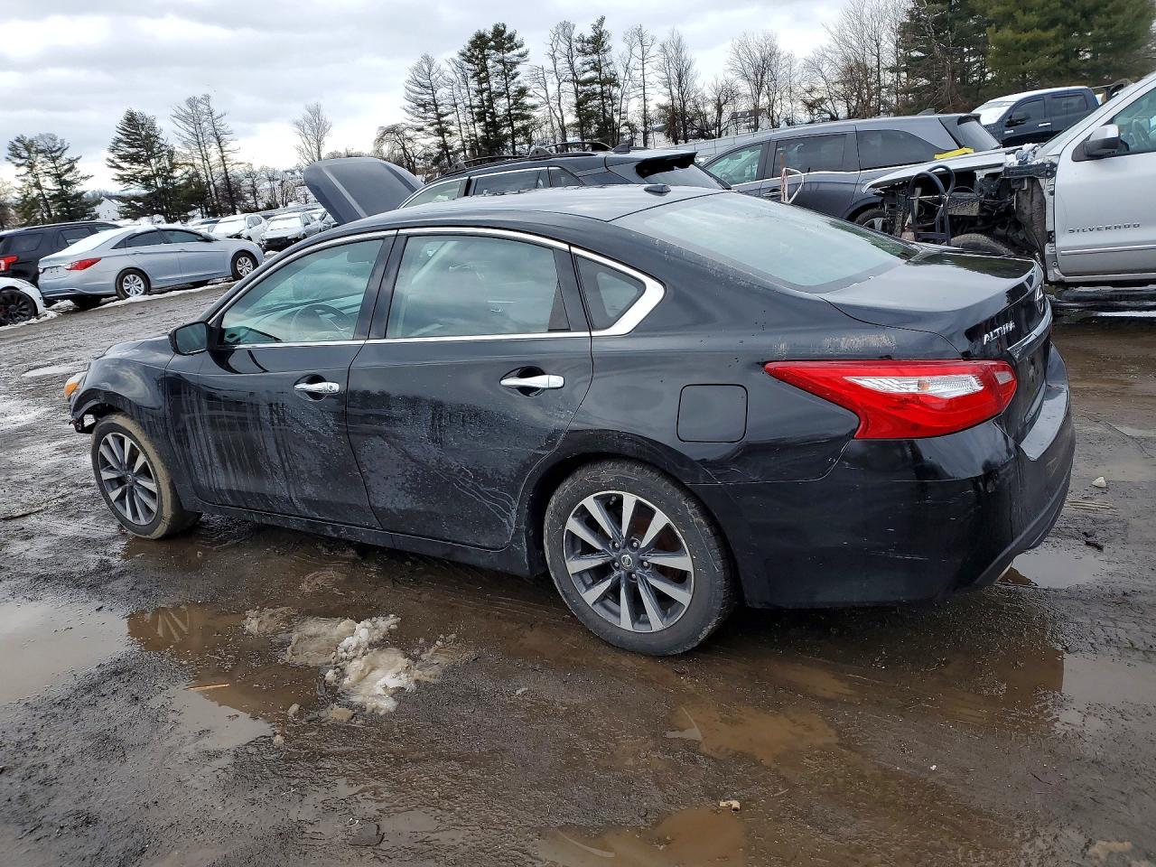 2017 Niss Altima - Фото 2