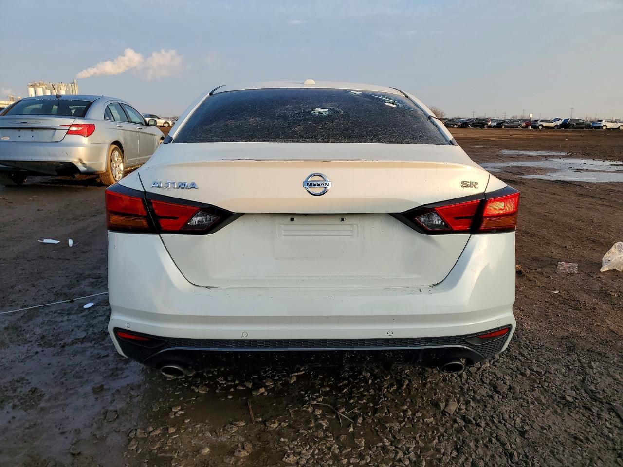 2020 Niss Altima - Image 6
