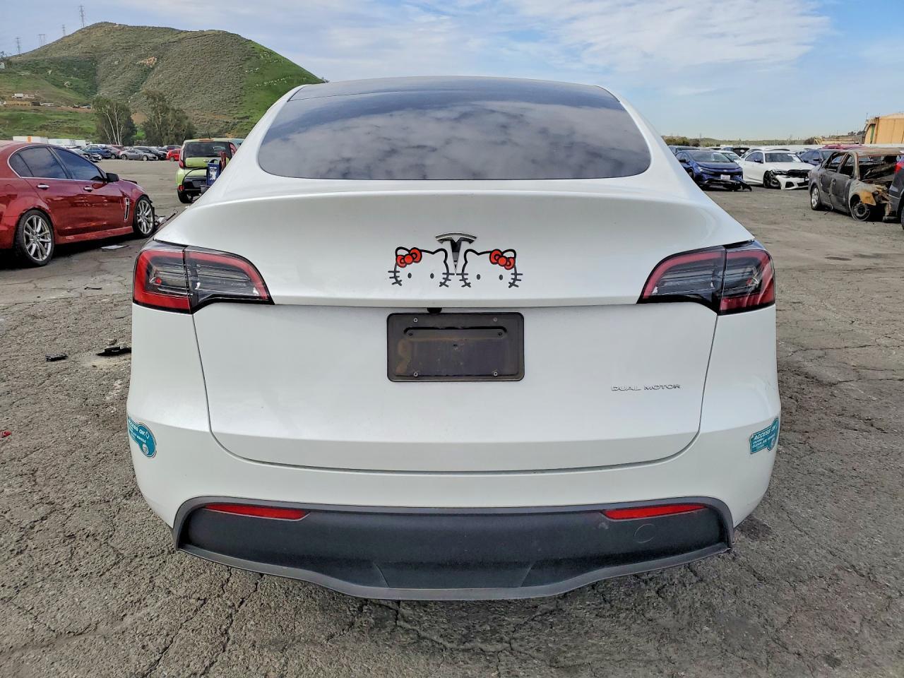 2025 Tesla Model Y - Image 6