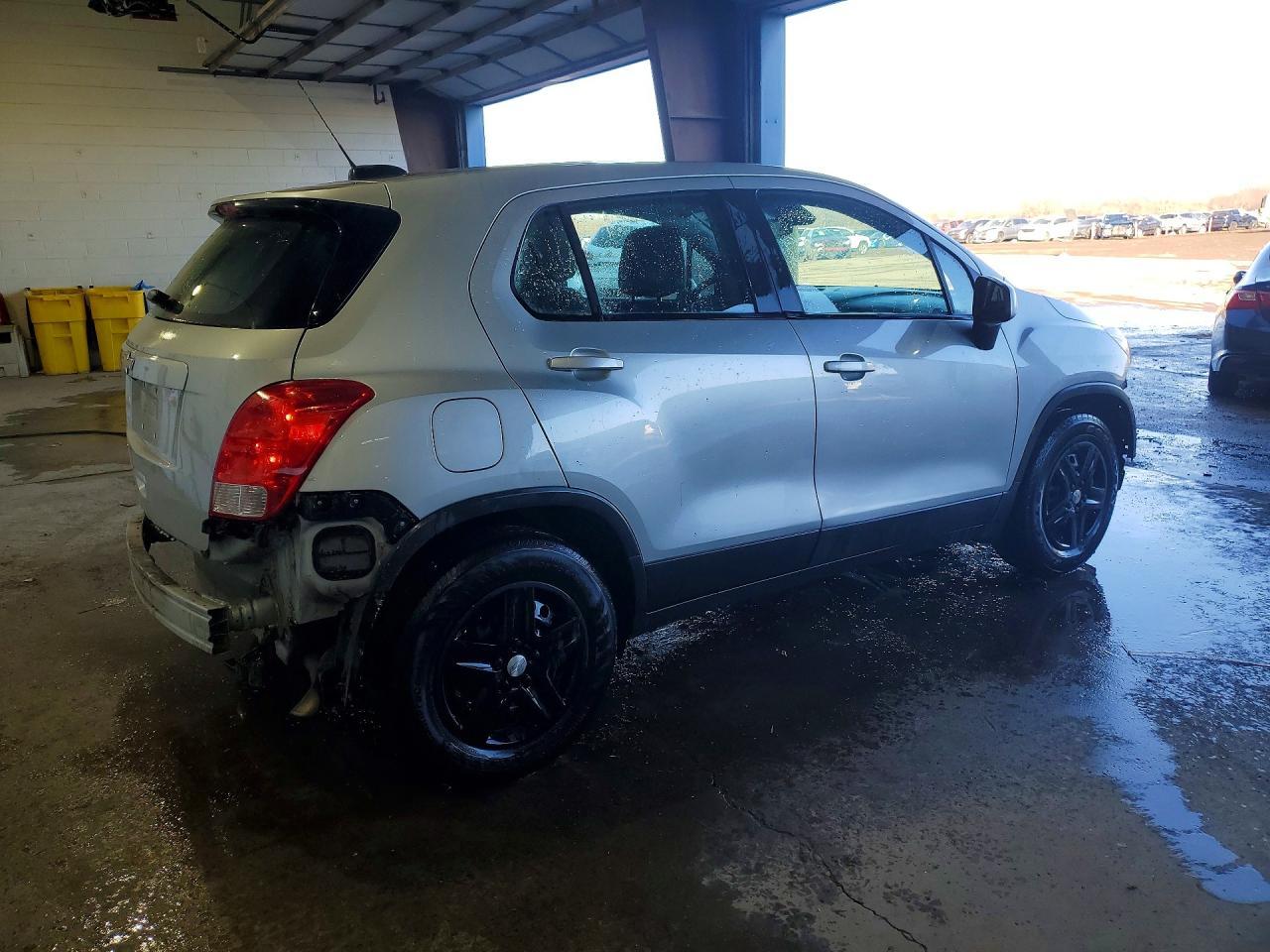 2018 Chevrolet Trax Ls - Image 3