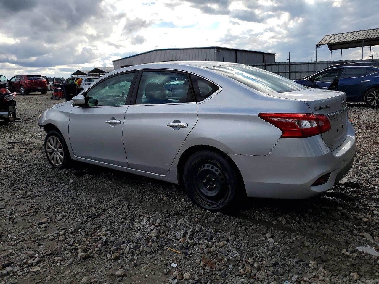 2019 Nissan Sentra S - Фото 2