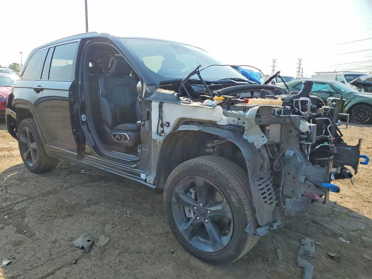 2022 Jeep Grand Cherokee Overland 4Xe - Image 4