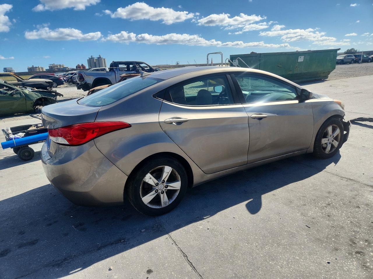 2013 Hyundai Elantra Gls - Фото 3