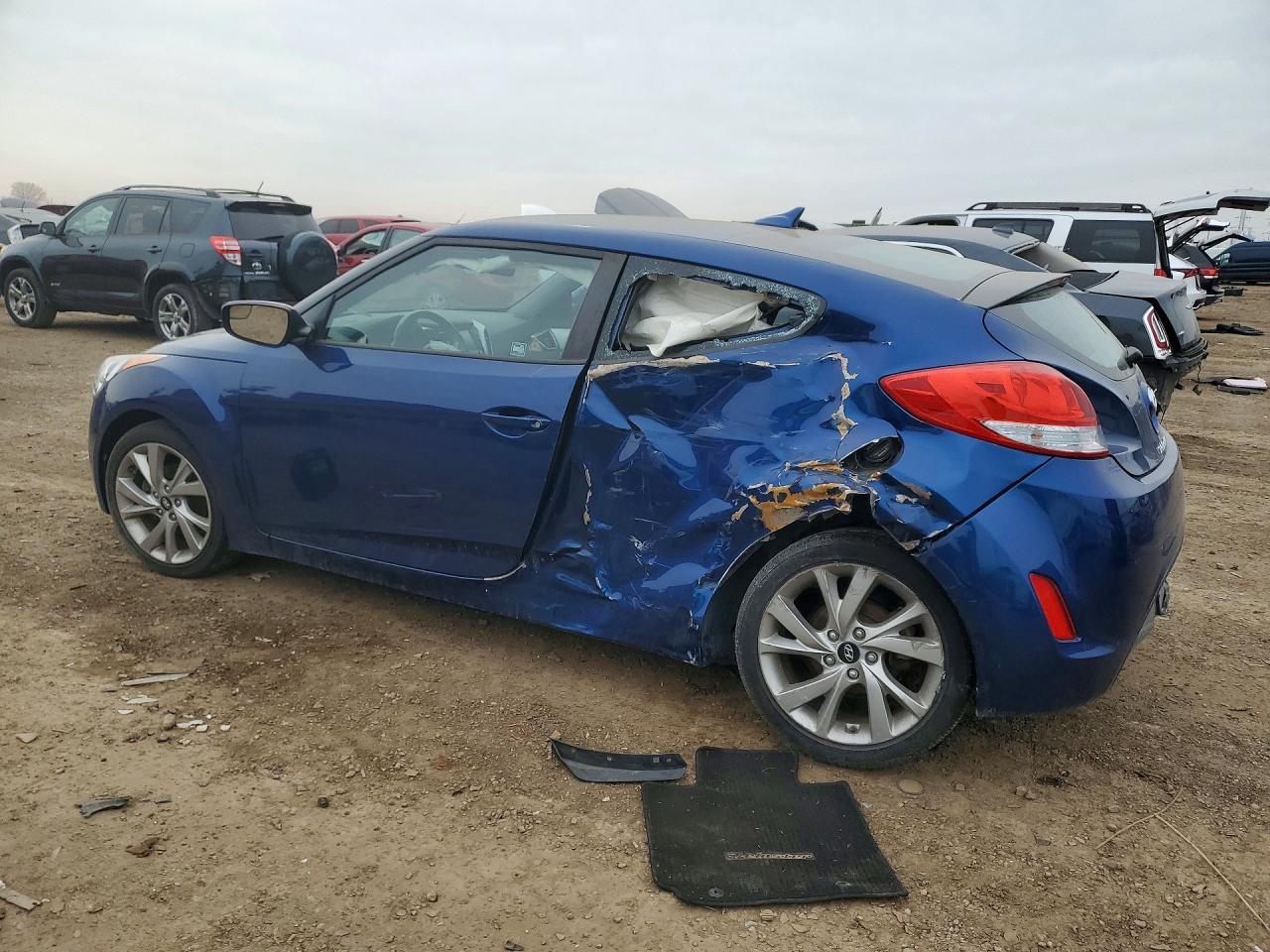 2017 Hyundai Veloster - Фото 2