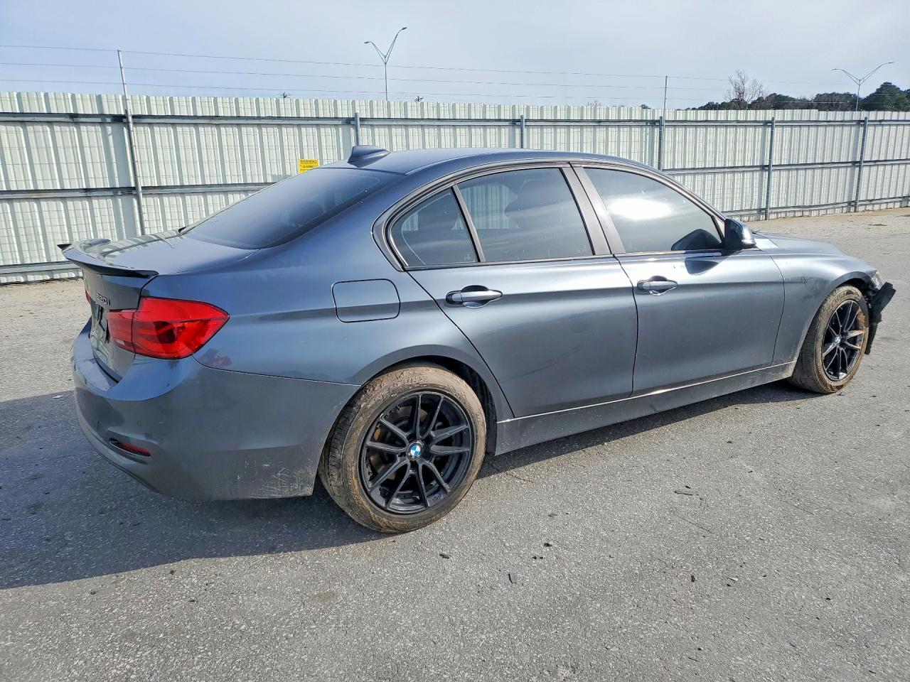 2016 BMW 320 Xi - Image 3
