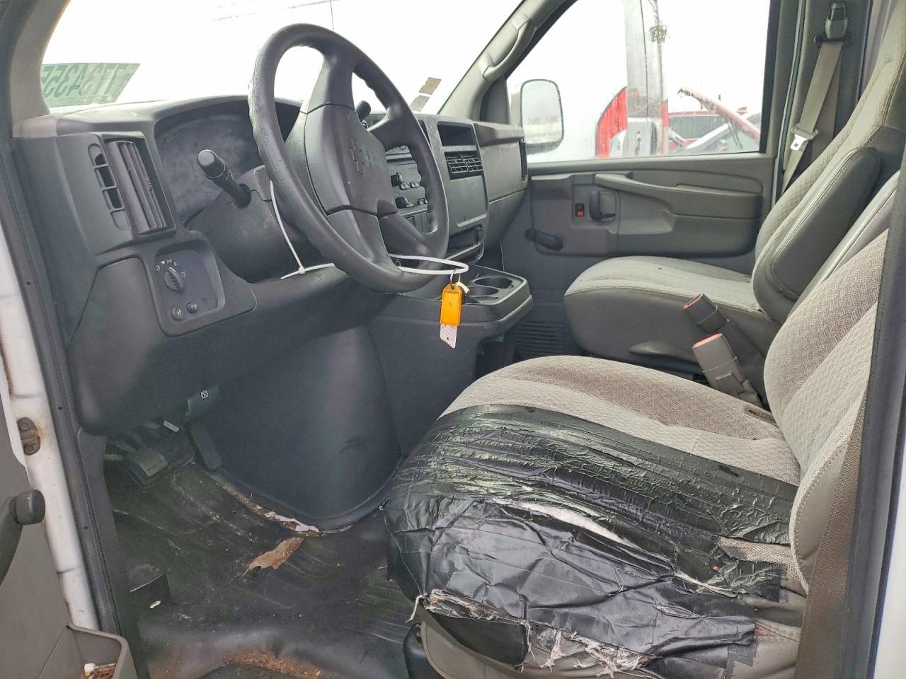 2005 Chevrolet Express G1500 - Image 7