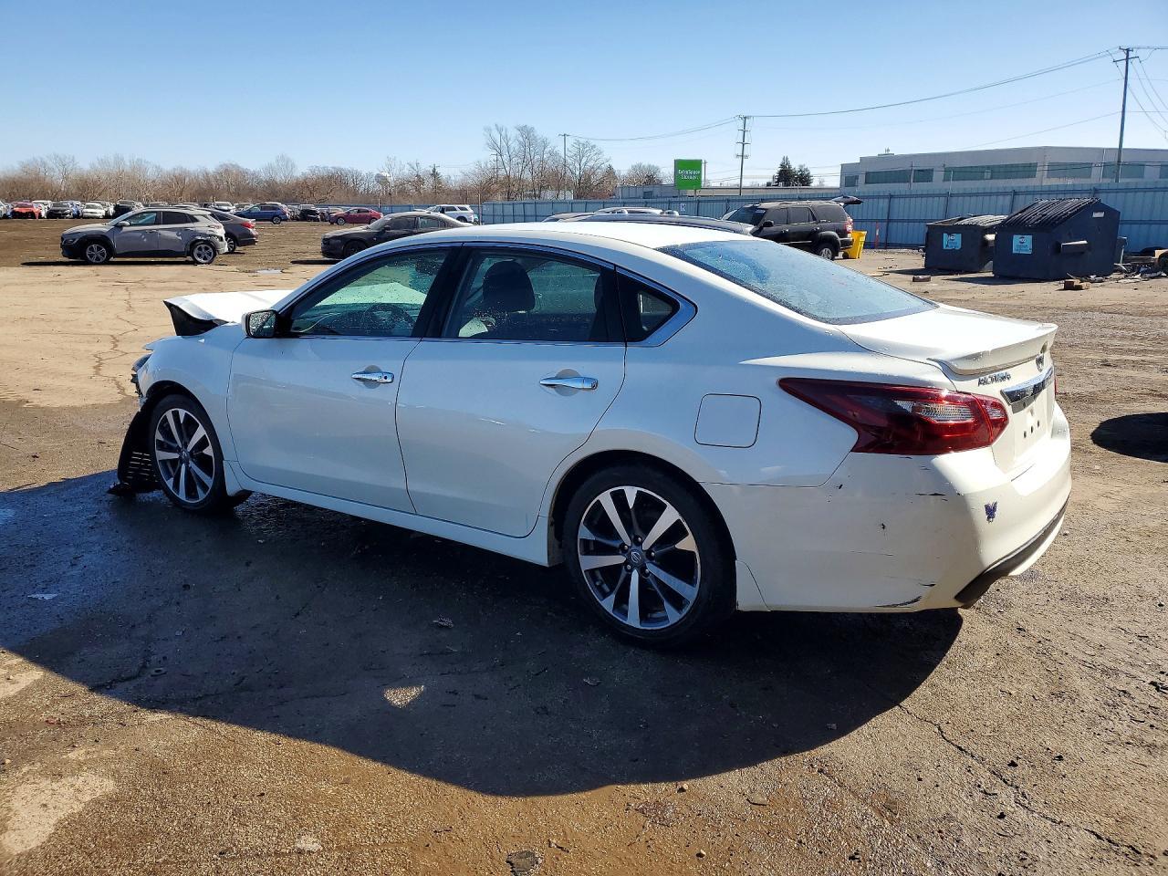 2017 Nissan Altima 2.5 Sr - Image 2