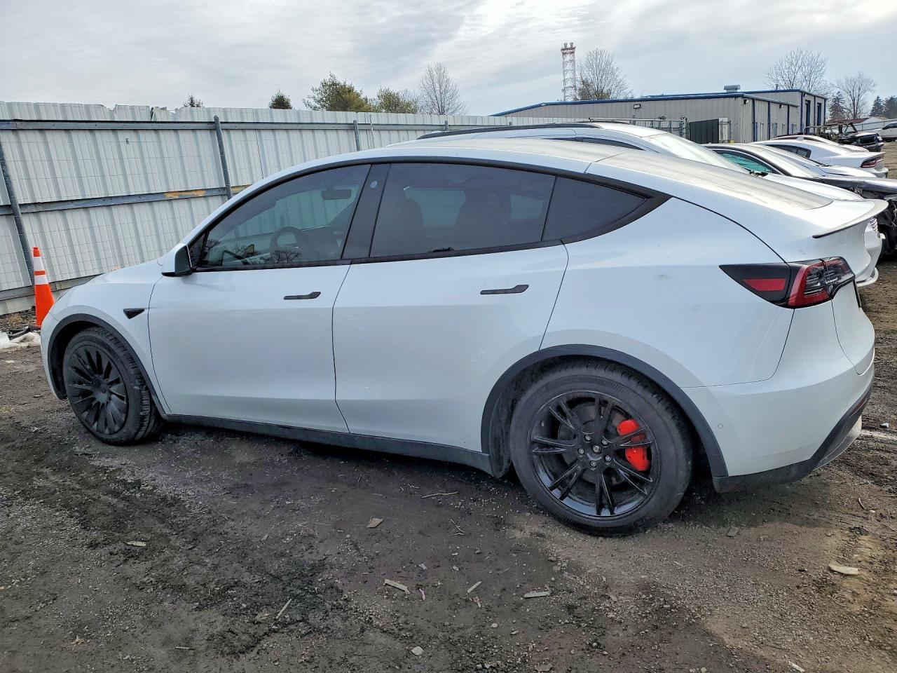 2022 Tesla Model Y - Image 2