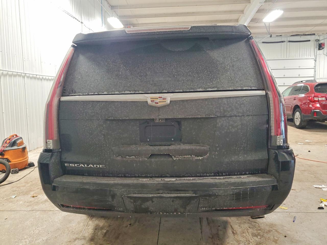 2017 Cadillac Escalade Esv Premium Luxury - Image 6