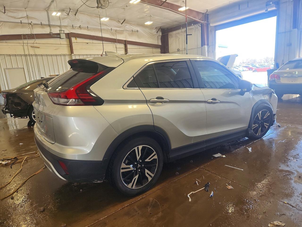 2024 Mitsubishi Eclipse Cross Se - Image 3