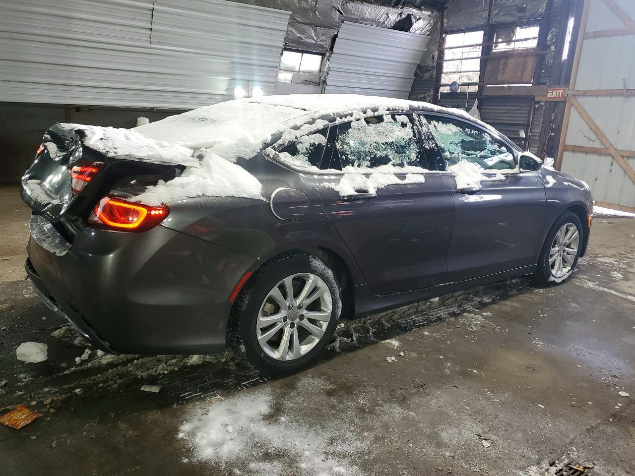 2015 Chrysler 200 Limited - Фото 3