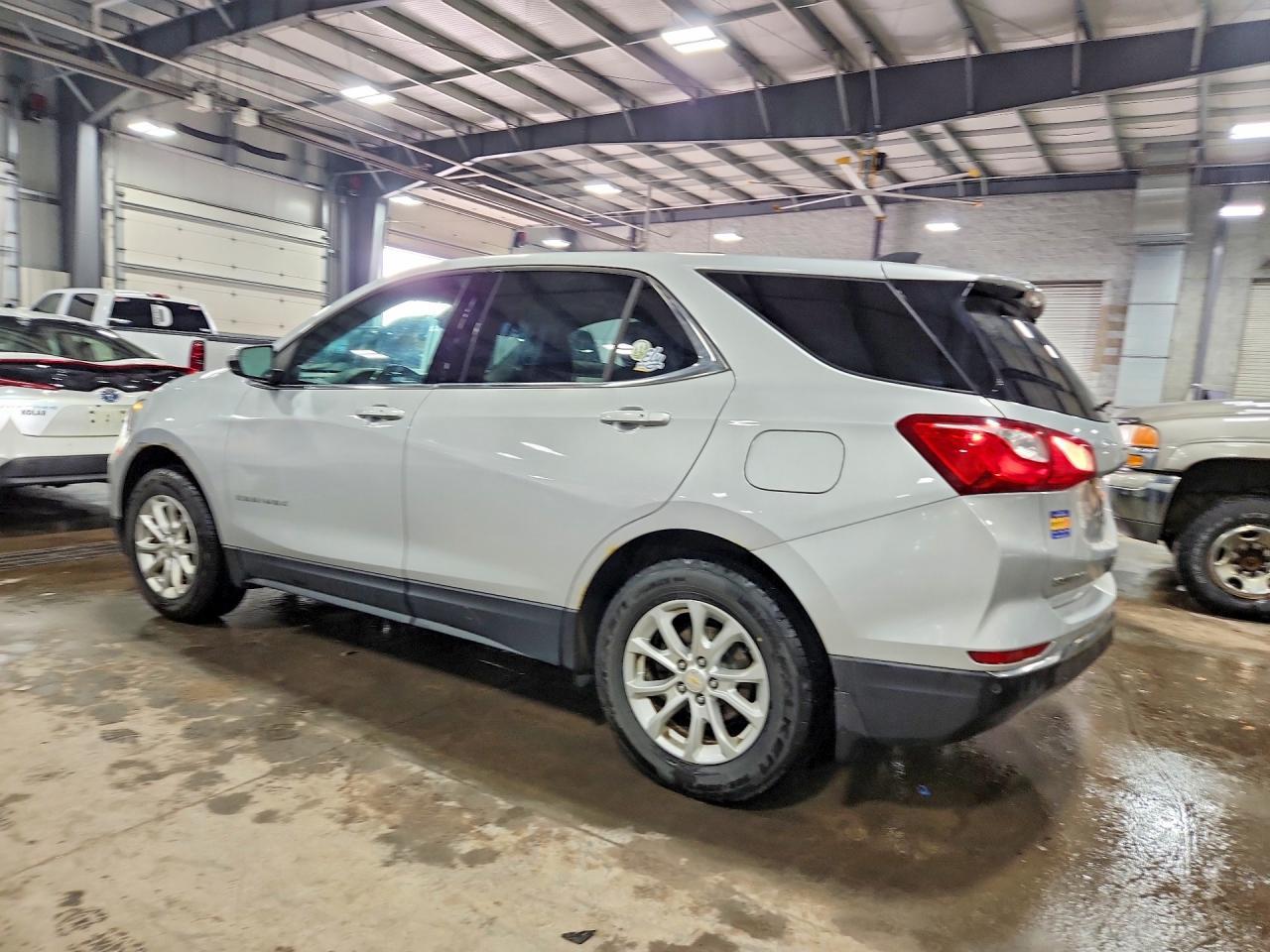 2019 Chevrolet Equinox Lt - Image 2