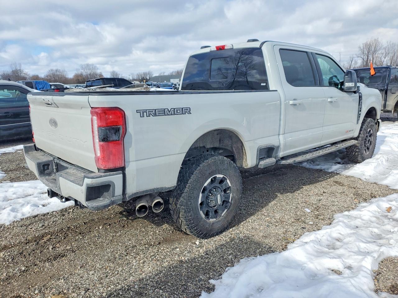 2025 Ford F350 Super Duty - Фото 3