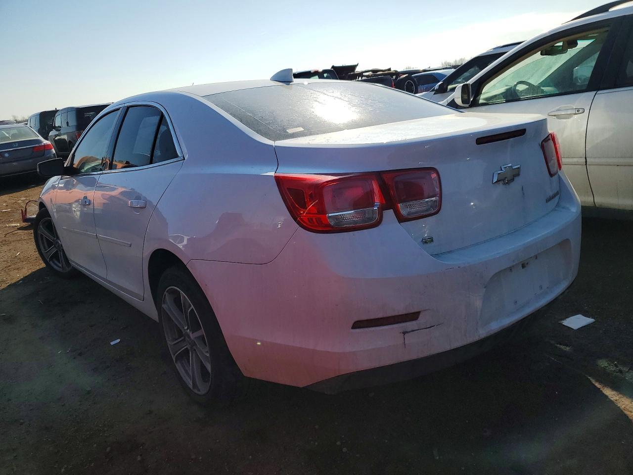 2015 Chevrolet Malibu 1Lt - Фото 2
