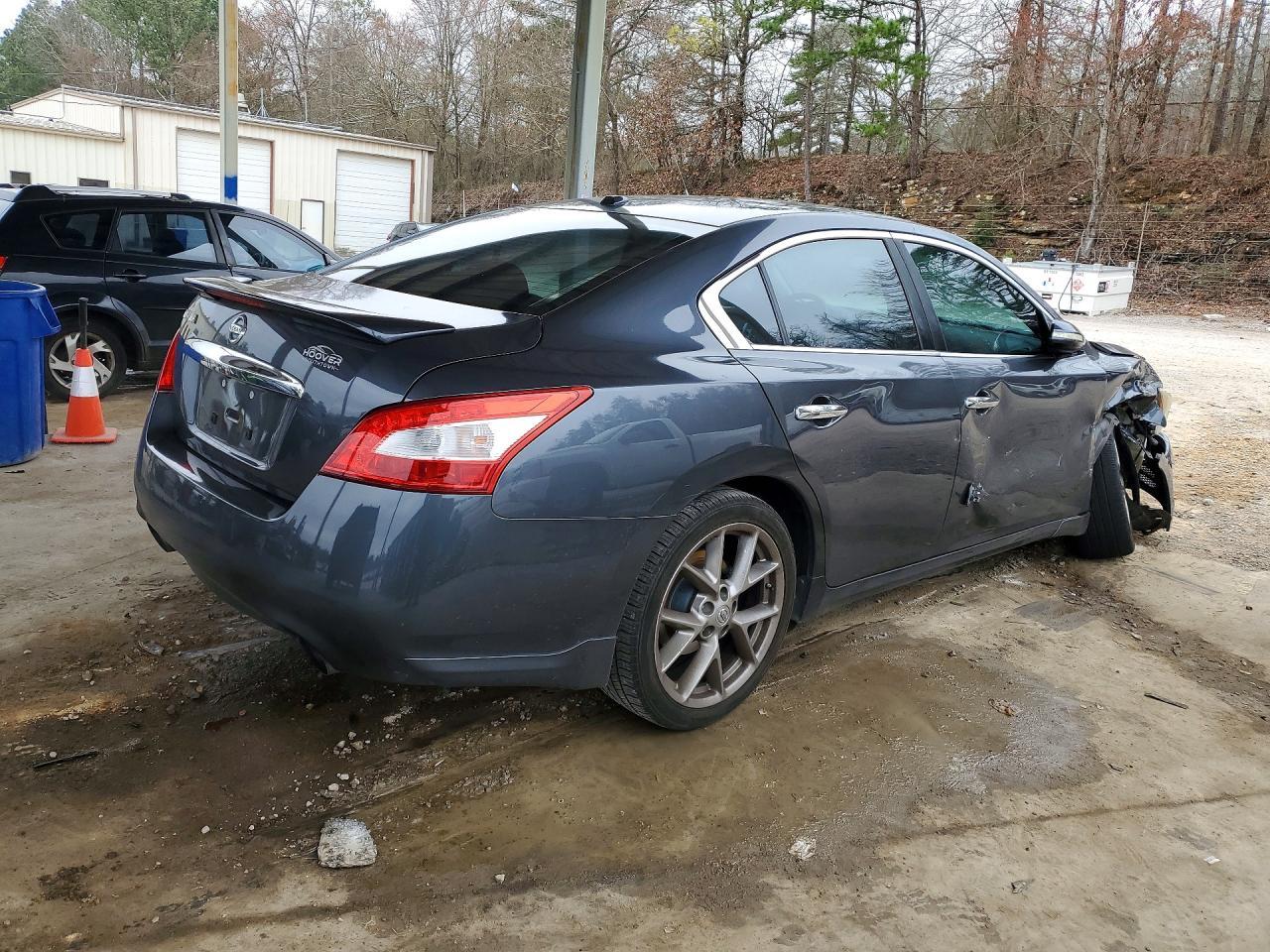 2010 Nissan Maxima S - Фото 3
