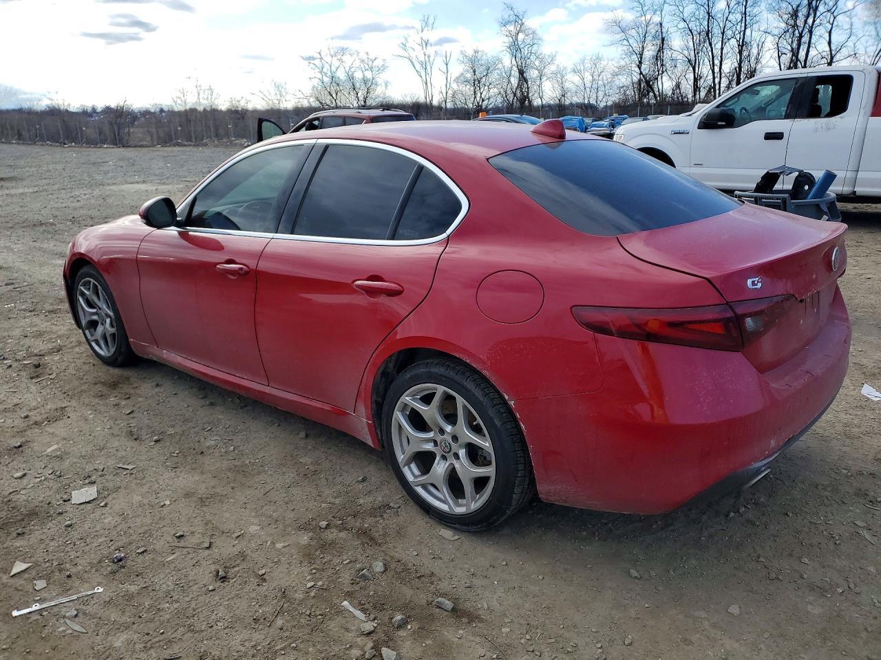 2019 Alfa Romeo Giulia Ti - Image 2