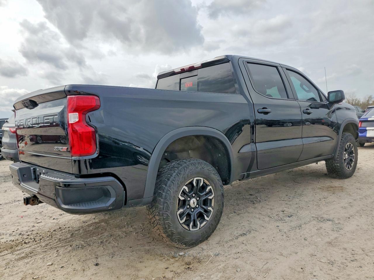 2023 Chevrolet Silverado K1500 Zr2 - Image 3