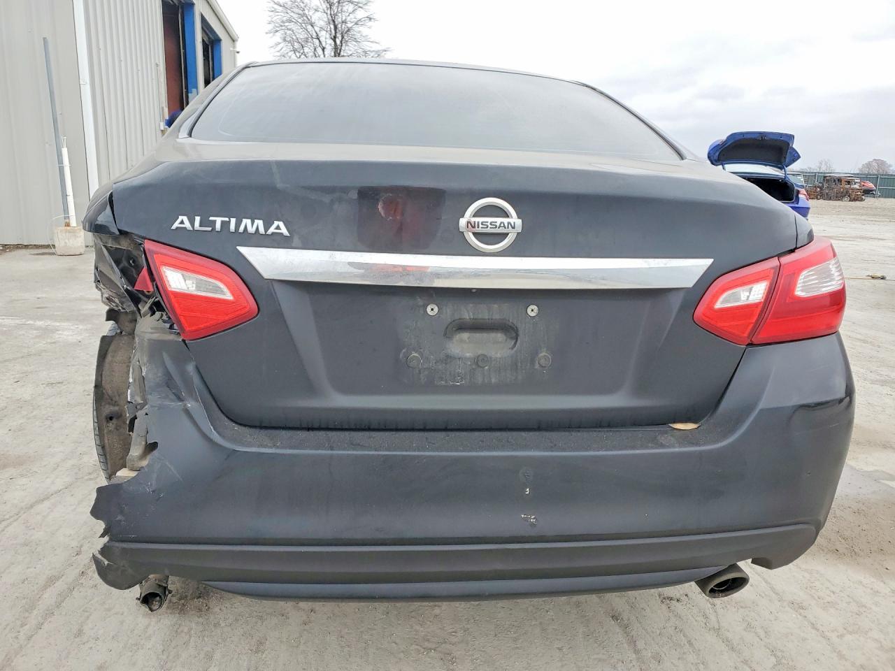 2017 Nissan Altima 2.5 - Image 6
