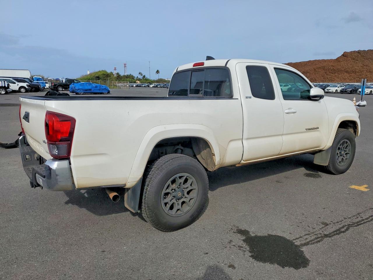 2021 Toyota Tacoma - Фото 3
