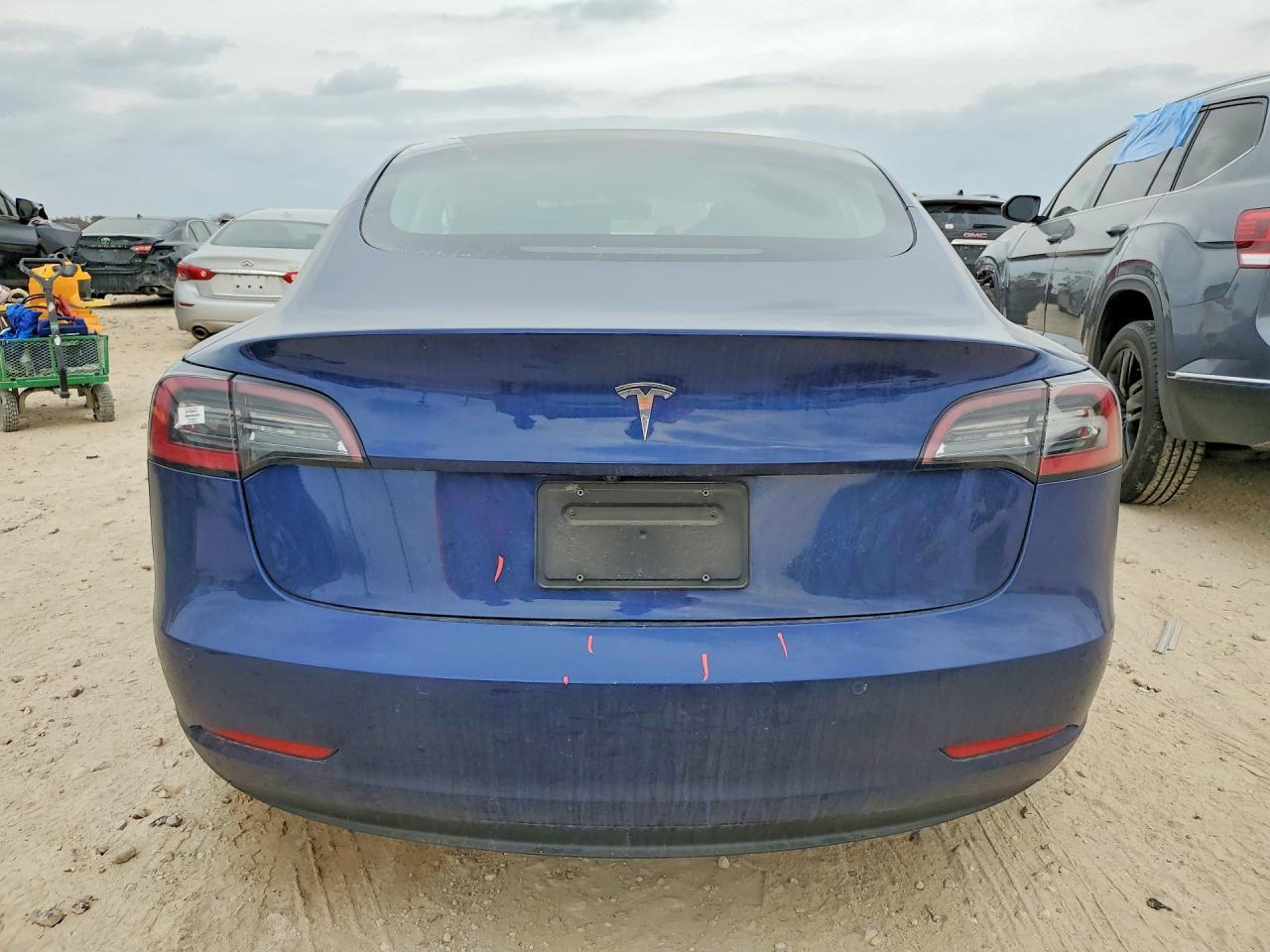 2022 Tesla Model 3 - Фото 6