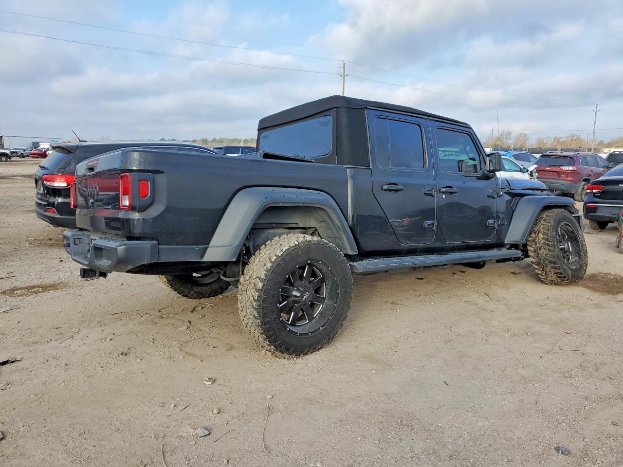 2020 Jeep Gladiator Sport - Фото 3
