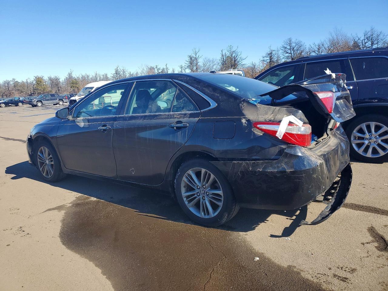 2016 Toyota Camry Le - Фото 2