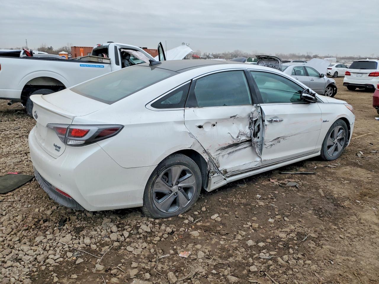 2016 Hyundai Sonata Hybrid Limited - Image 3