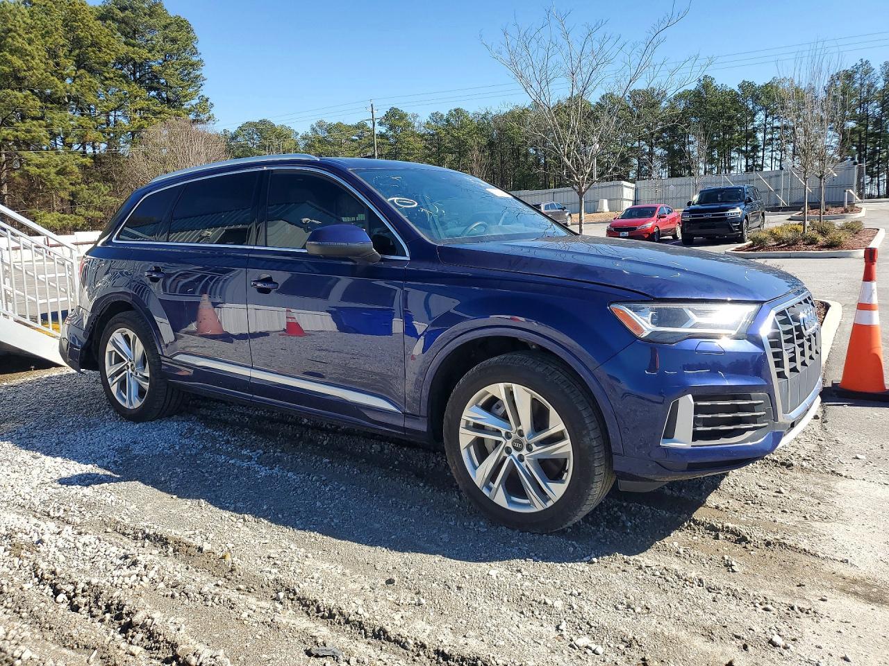 2021 Audi Q7 Premium Plus - Image 4