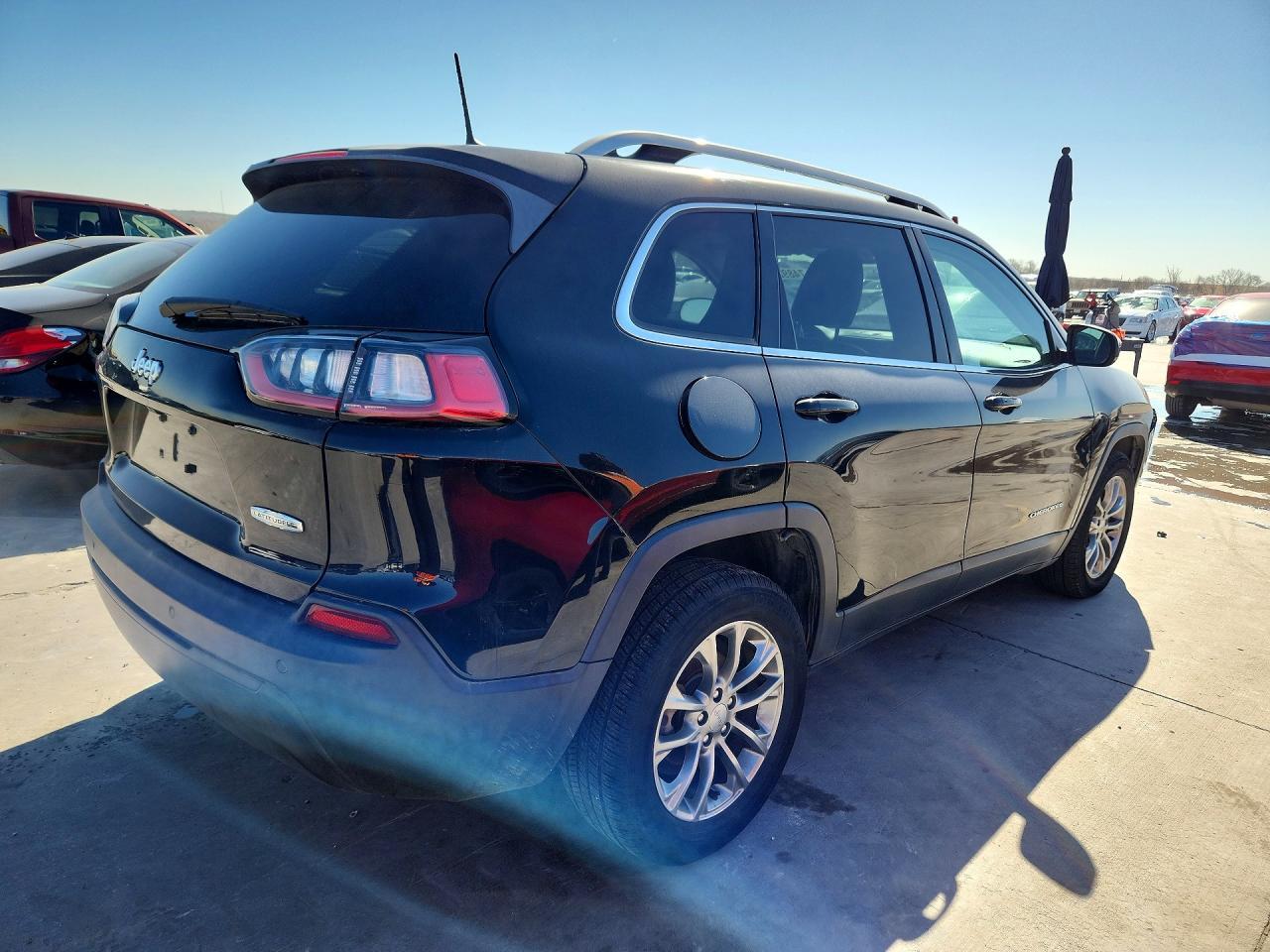 2020 Jeep Cherokee Latitude Plus - Image 3