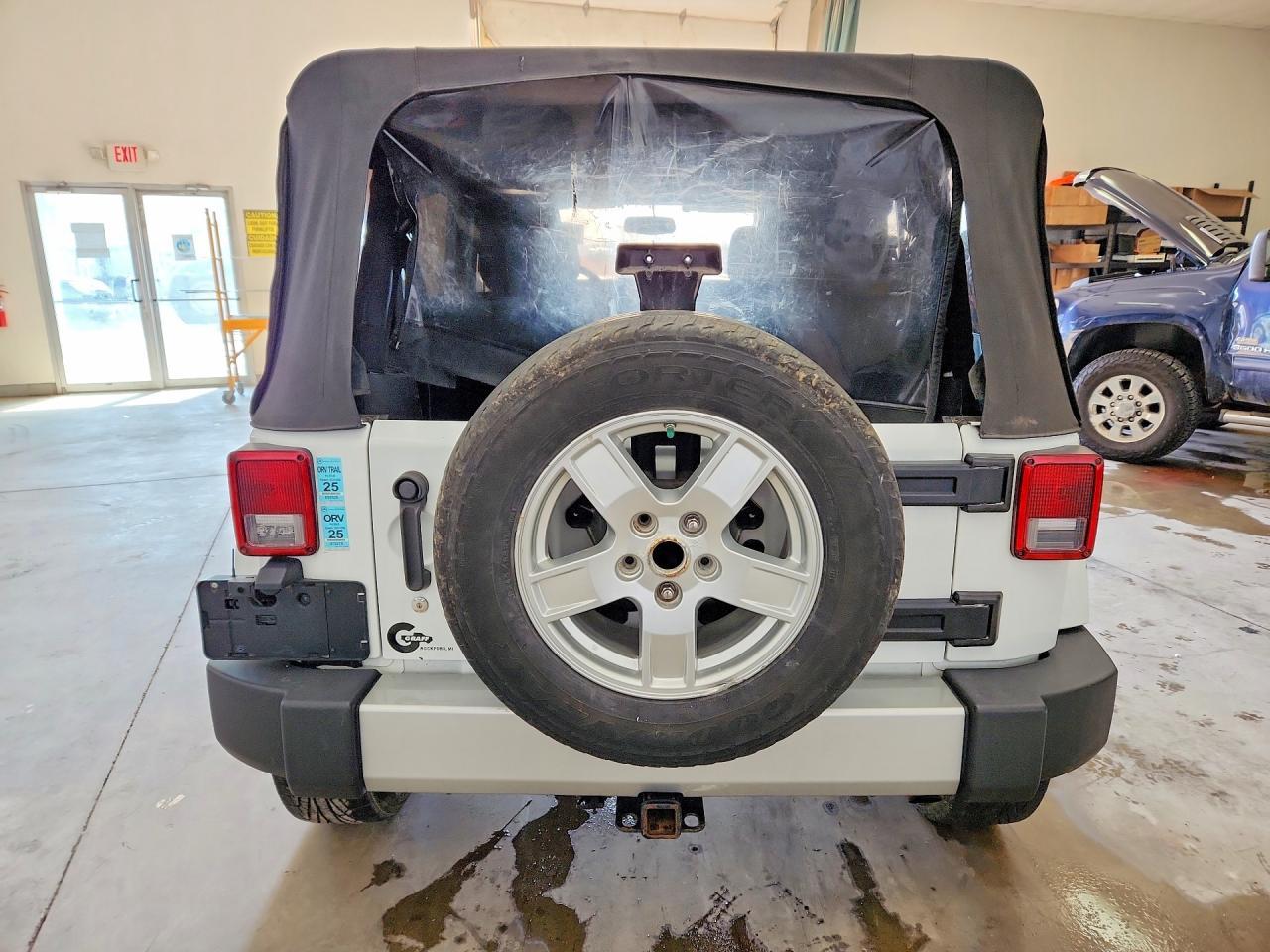 2015 Jeep Wrangler Unlimited Sahara - Фото 6