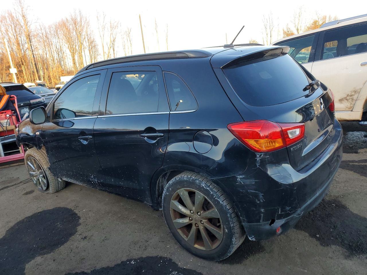 2013 Mitsubishi Outlander Sport Le - Фото 2