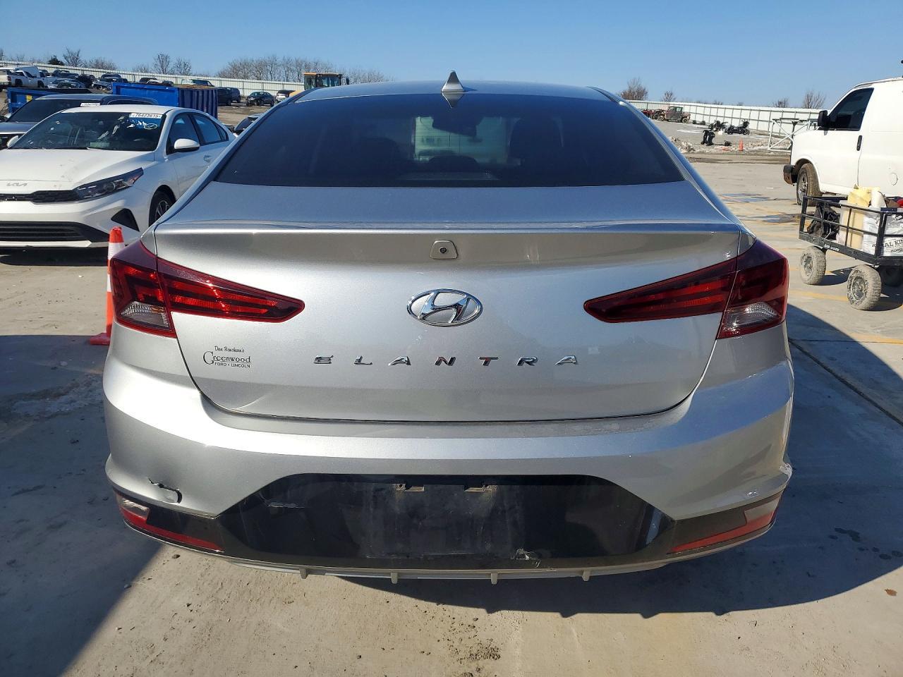 2020 Hyundai Elantra Sel - Фото 6