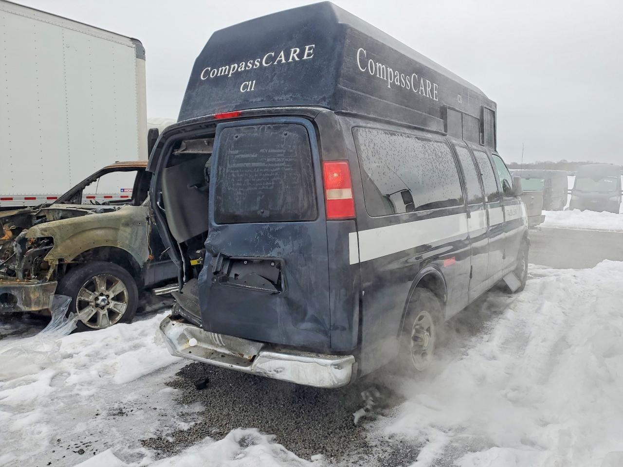 2013 Chevrolet Express G3500 Lt - Фото 3