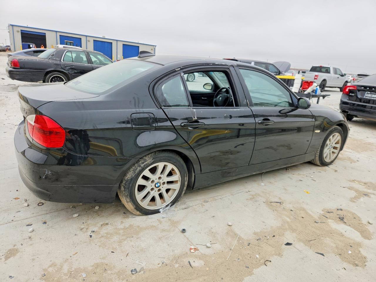 2006 BMW 325 Xi - Image 3