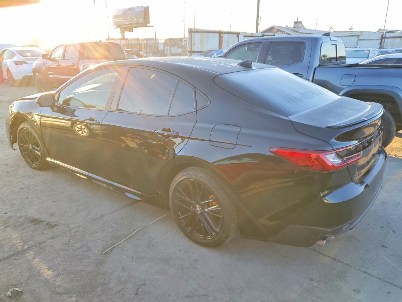 2026 Toyota Camry Xse - Фото 2