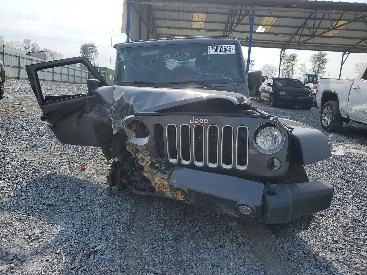 2016 Jeep Wrangler Unlimited Sahara - Image 5