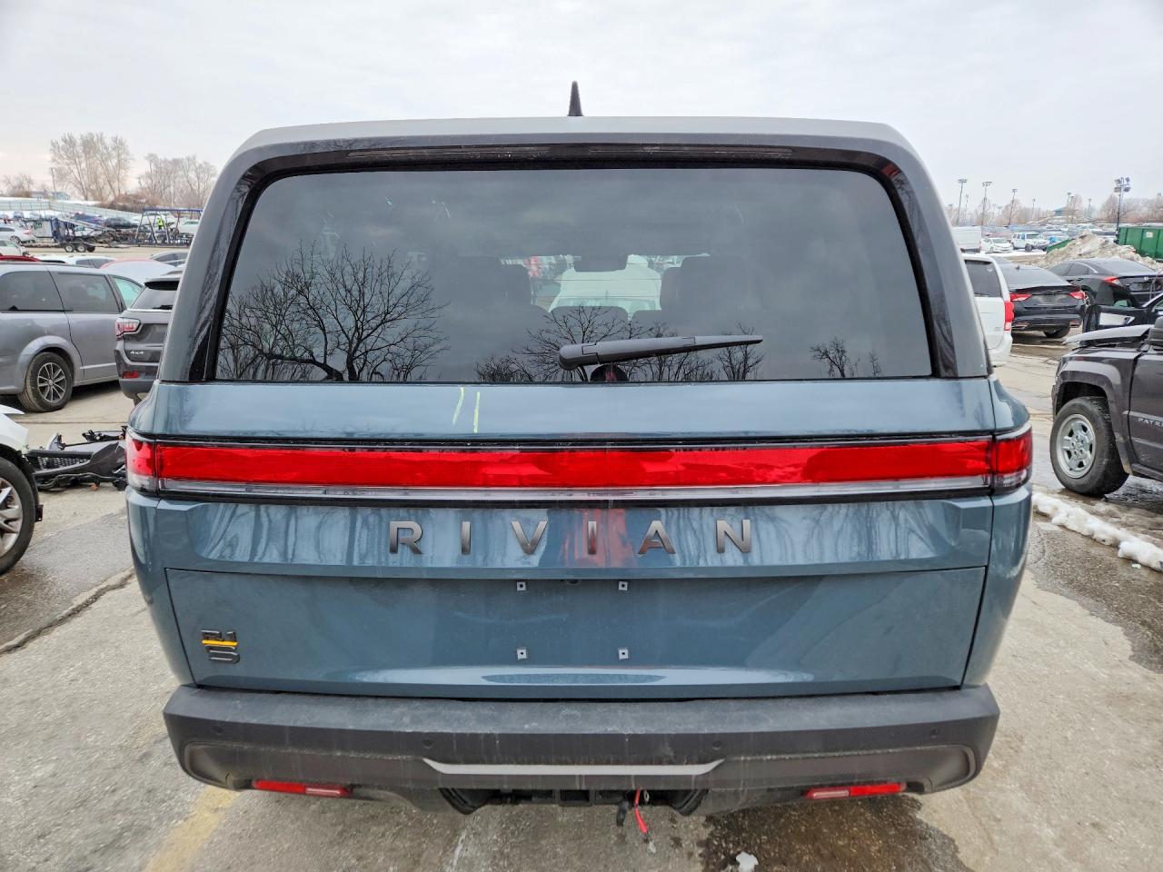 2026 Rivian R1S Premium - Image 6