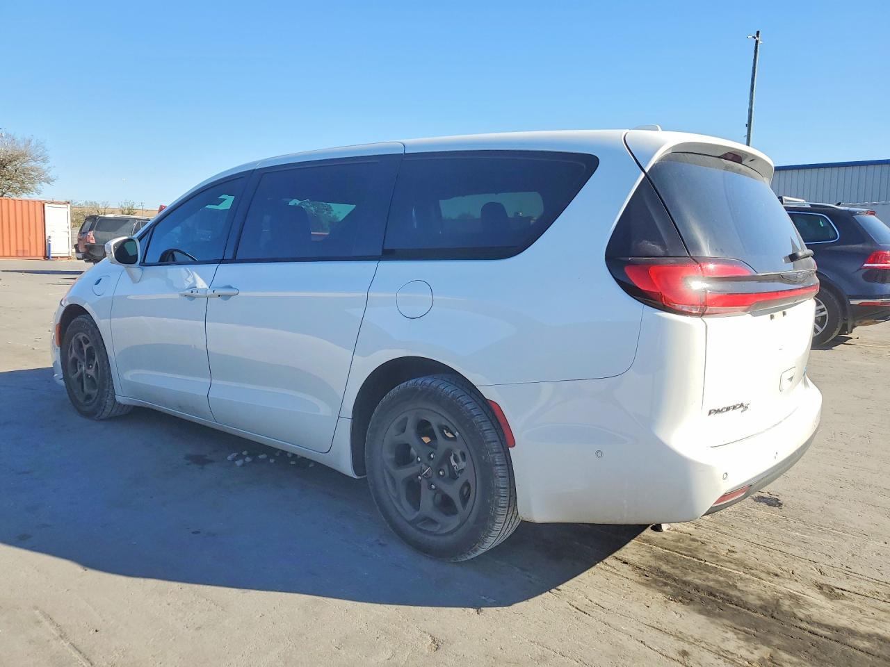 2022 Chrysler Pacifica Hybrid Limited - Фото 2